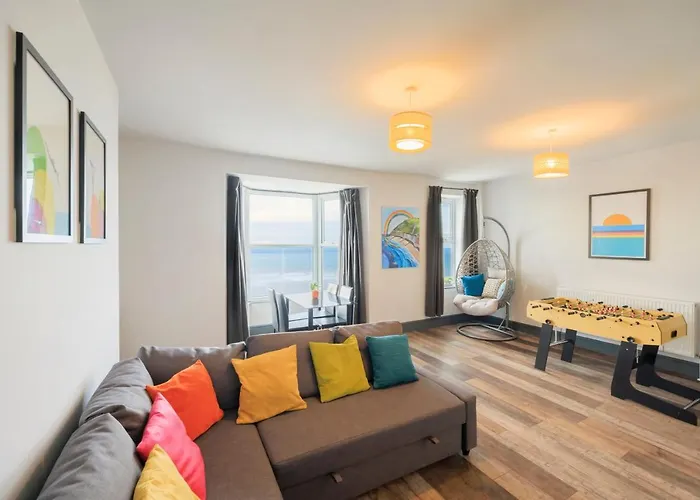 Seafront Apartment With Balcony, Parking And Sea Views