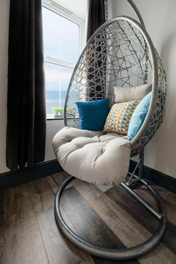 Seafront With Balcony, Parking And Sea Views Apartment *