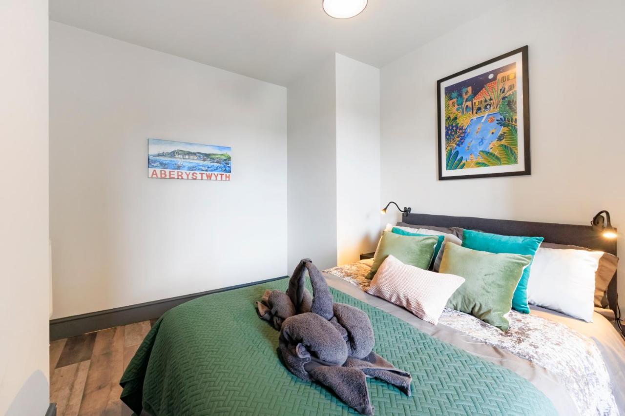 Seafront With Balcony, Parking And Sea Views Apartment