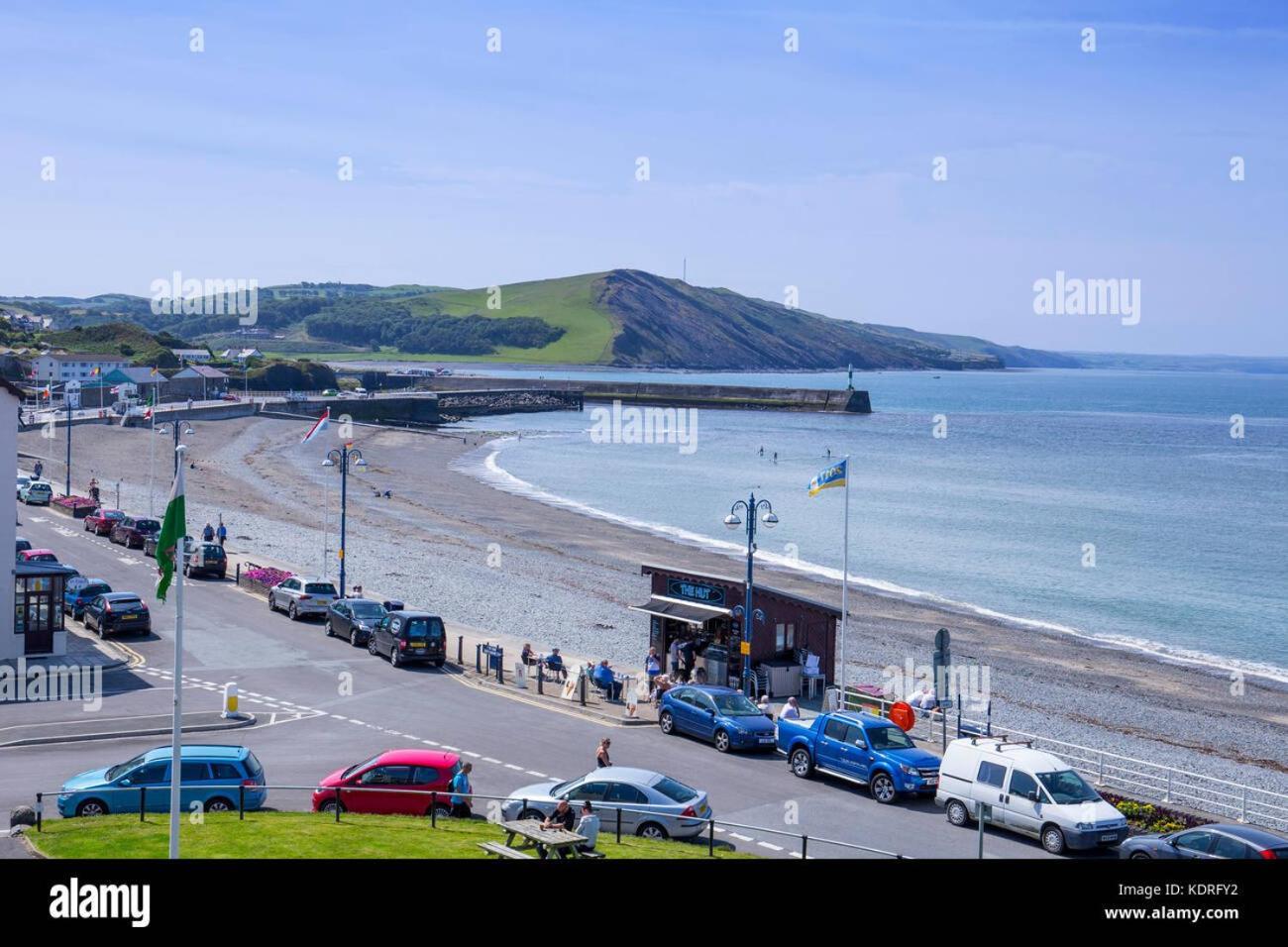 Seafront With Balcony, Parking And Sea Views *